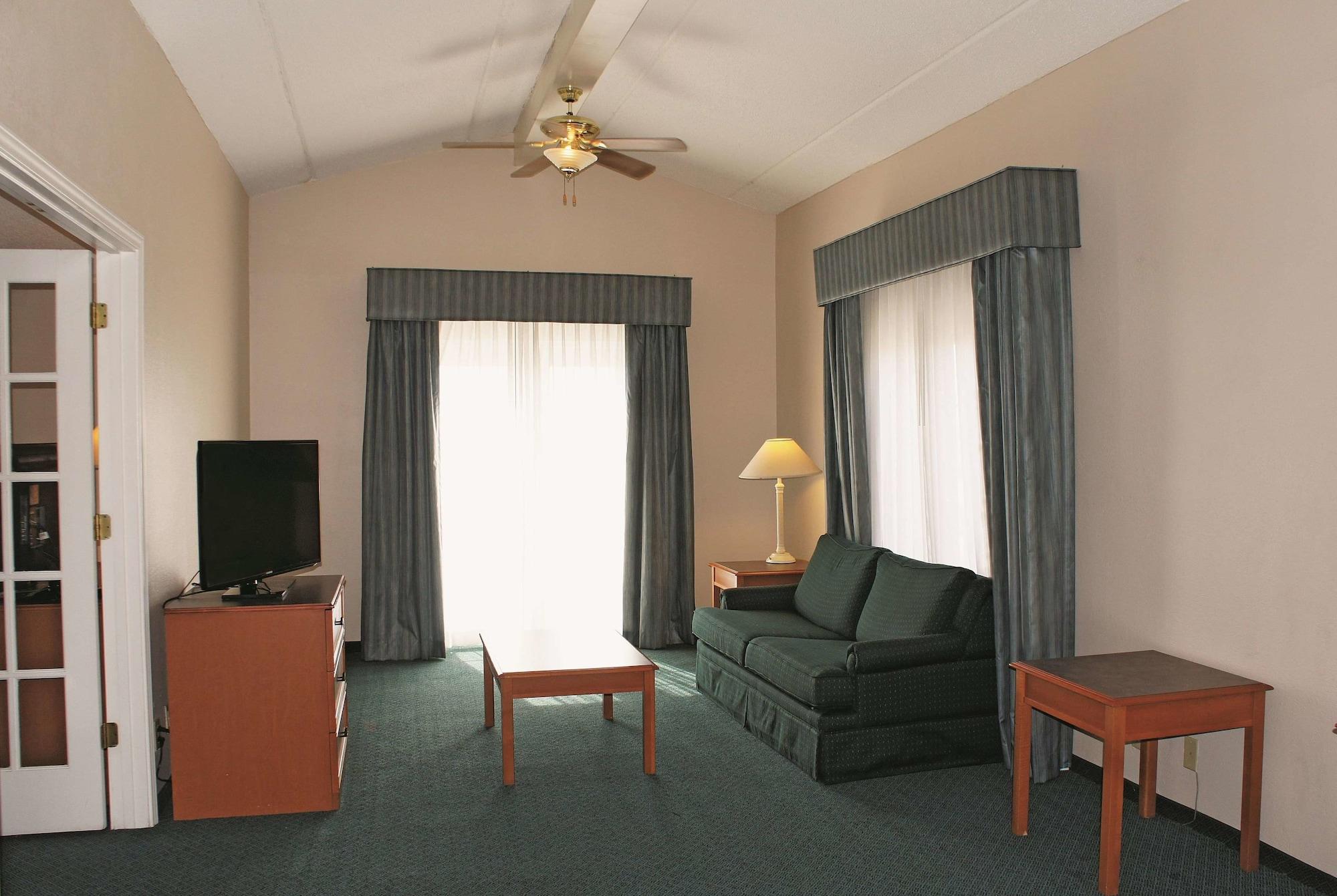 La Quinta Inn By Wyndham Clute Lake Jackson Екстериор снимка