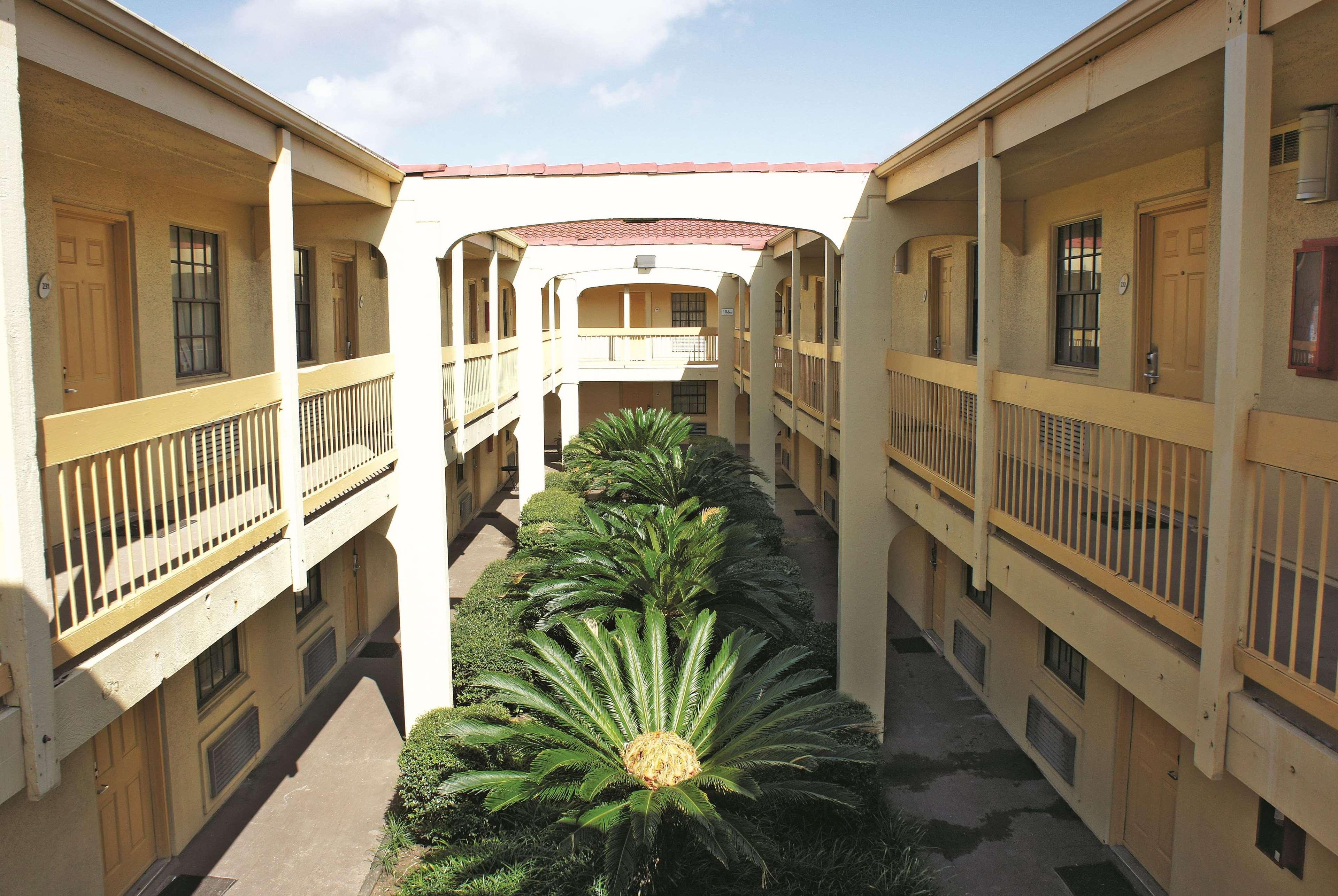 La Quinta Inn By Wyndham Clute Lake Jackson Екстериор снимка