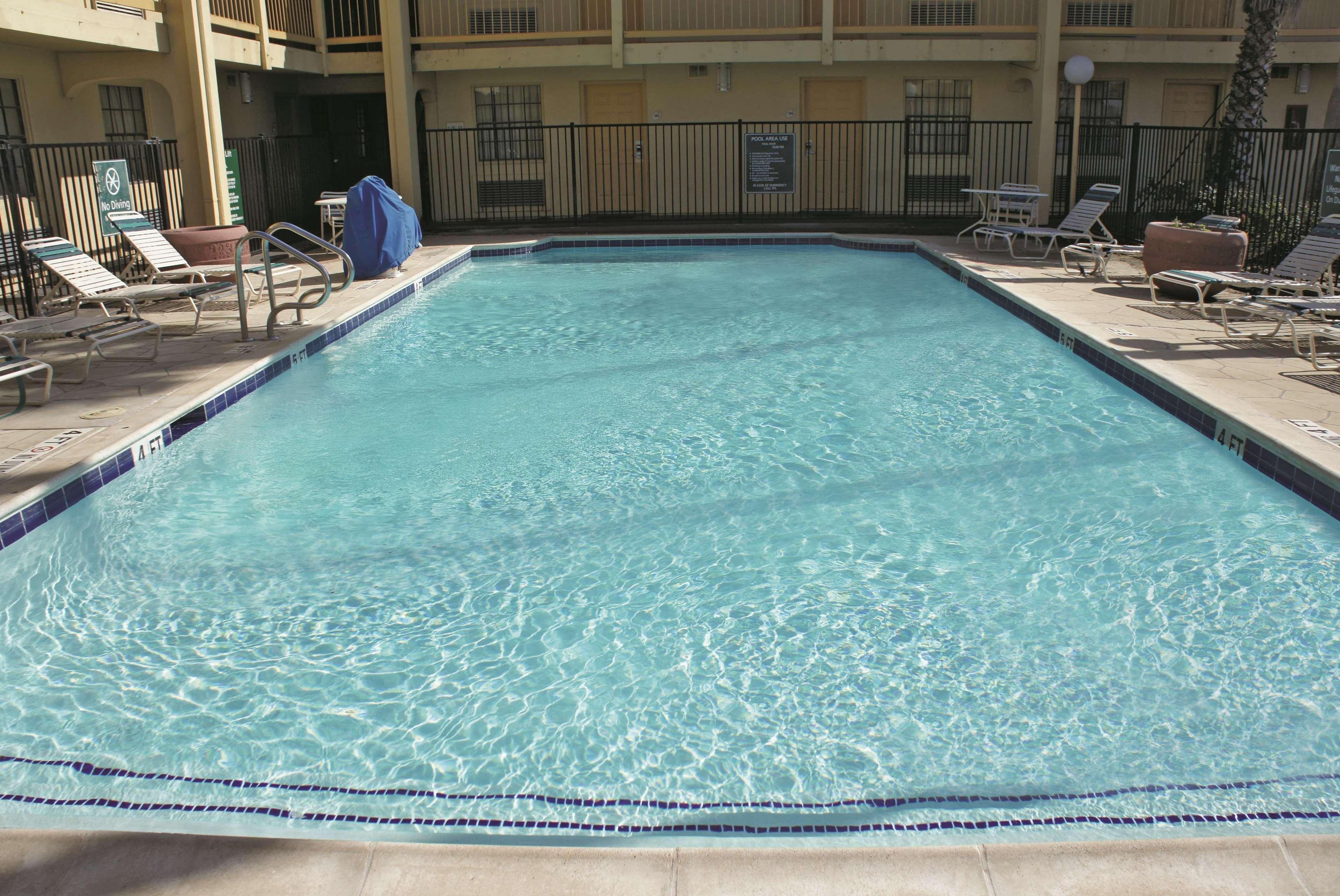 La Quinta Inn By Wyndham Clute Lake Jackson Екстериор снимка
